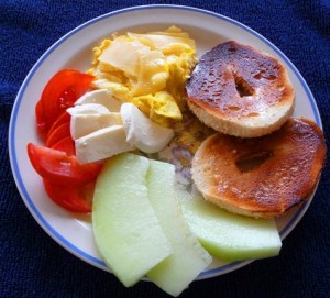 dejeuner bagel omelette